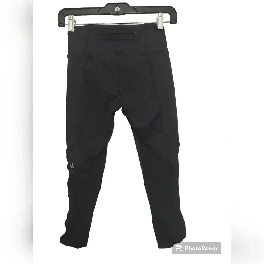 Lululemon crop Leggings With Mesh Accent